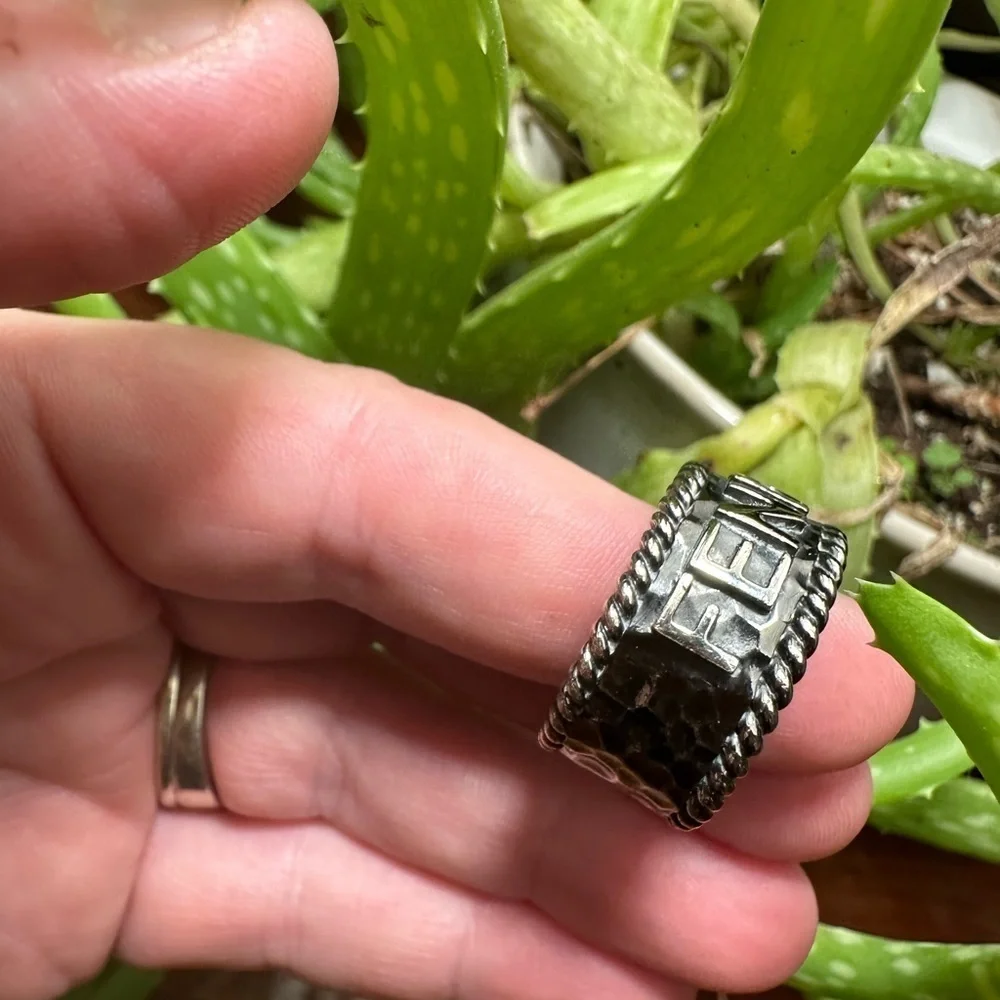 Fendi ring   Authentic